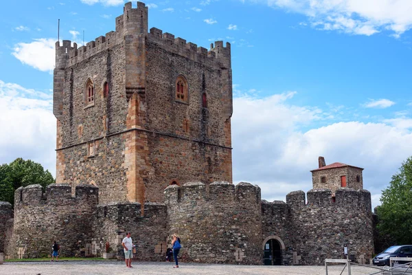 ブラガンカ中世の城 壁の眺めとブラガンカ城の向こう 中世の砦 ブラガンカの歴史的中心部に位置 ポルトガル — ストック写真