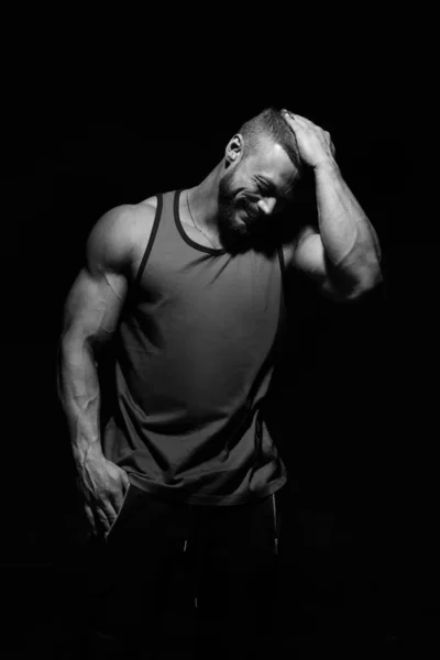 Schwarz Weiß Porträt Eines Gut Aussehenden Muskulösen Athletischen Bärtigen Mannes — Stockfoto