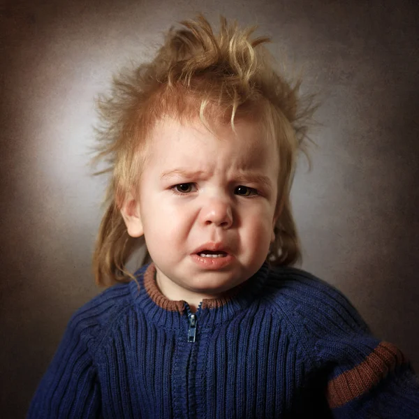 Retrato emocional do bebê perturbado — Fotografia de Stock