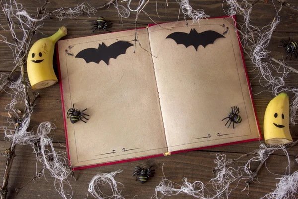 Halloween örümcek ağı üzerinde rezervasyon yaptırın