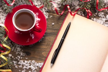 Yeni bir kitap üzerinde tablo