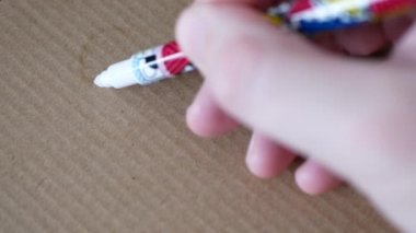 Kelime Covid 19 'un kaybolduğu kadar kişinin de kaybolduğu anlamına geliyor. Koronavirüs kavramı karantina ya da tecrit sona erer ve biter