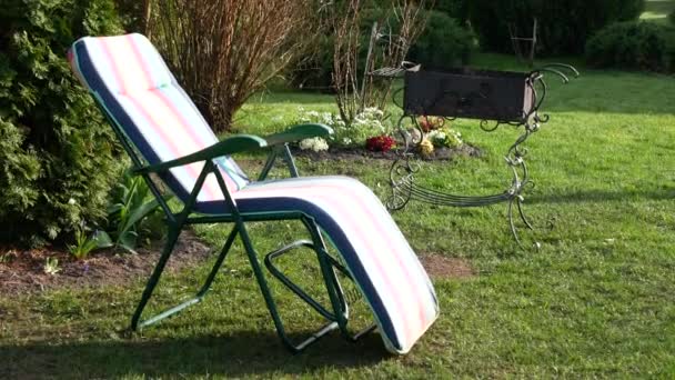 Chaise Longue Charbons Alit Dans Chargrill Attente Barbecue Paysage Idyllique — Video