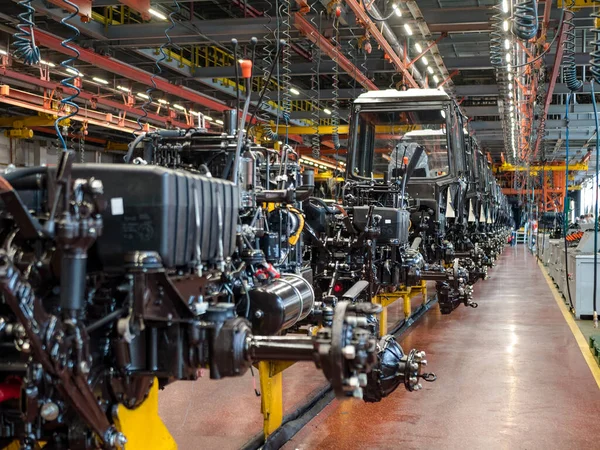 Officina Montaggio Dove Vengono Assemblati Trattori Produzione Macchine Agricole Macchine — Foto Stock