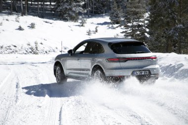 Porsche Macan, Alman otomobil üreticisi Porsche tarafından üretilen beş kapılı lüks bir SUV..