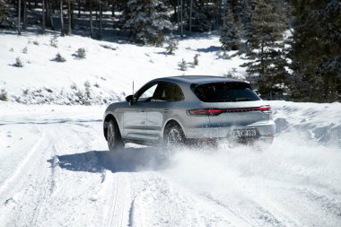 Porsche Macan, Alman otomobil üreticisi Porsche tarafından üretilen beş kapılı lüks bir SUV..