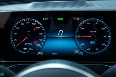Mercedes-Benz EQC, Mercedes-Benz 'in ürettiği bir lüks SUV. Elektrikli Mercedes EQ ailesinin ilk üyesidir..