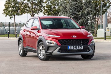Hyundai Kona, Güney Koreli üretici Hyundai tarafından tasarlanmış beş kapılı bir arazi aracı..