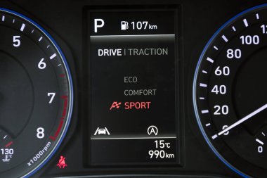 Hyundai Kona, Güney Koreli üretici Hyundai tarafından tasarlanmış beş kapılı bir arazi aracı.