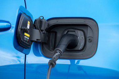 Jeep Pusula kompakt bir arazi aracı. Tüm tekerden çekişli hibrit araba fotoshoot için park edildi..