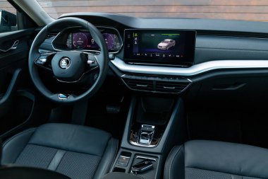 Skoda Octavia, Çek otomobil üreticisi Skoda Auto tarafından 1996 yılından beri üretilen küçük bir aile arabasıdır. Benzersiz bir iç tasarımı var..