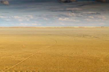 Küresel ısınma yüzünden göl kurudu. Seyfe Gölü, Türkiye.