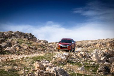 Mitsubishi L200 Mitsubishi Motors tarafından üretilen bir kamyonet..