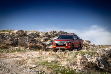 Mitsubishi L200 Mitsubishi Motors tarafından üretilen bir kamyonet..