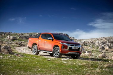 Mitsubishi L200 Mitsubishi Motors tarafından üretilen bir kamyonet..