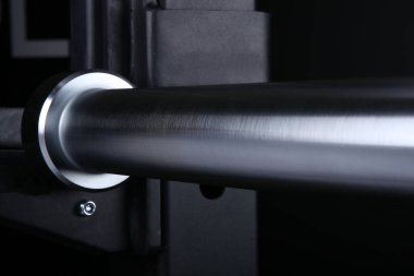 Eski garaj zeminindeki halter barı.