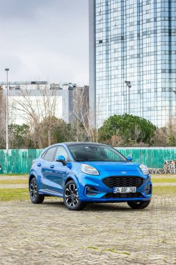 Ford Puma, Ford tarafından üretilen bir arazi aracı..