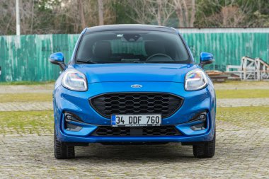 Ford Puma, Ford tarafından üretilen bir arazi aracı..