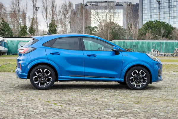 Ford Puma, Ford tarafından üretilen bir arazi aracı..