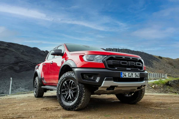 Ford Raptor Ford Motor Company Tarafından Yüksek Performanslı Pikap Kamyonetlerde — Stok fotoğraf