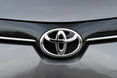 Toyota Proace City, Grup Psa işbirliğiyle geliştirilen yeni bir kompakt minibüs..