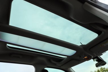 Toyota Proace City, Grup Psa işbirliğiyle geliştirilen yeni bir kompakt minibüs..