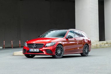 Mercedes-Benz C-Class, Daimler AG tarafından üretilen bir otomobil serisidir. Bu C200d Emlak modeli..