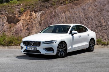 Volvo S60, Volvo tarafından 2000 yılından günümüze kadar üretilen otomobil..