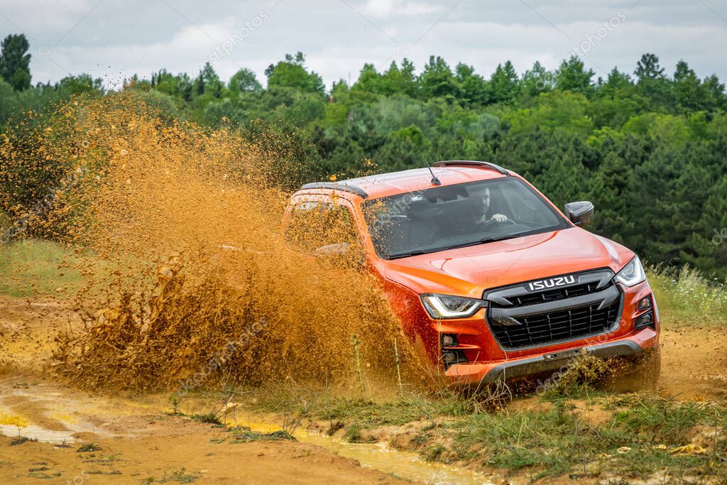 Isuzu DMax es una fabricada desde 2002 por Isuzu Motors. 2023