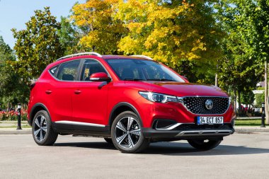  MG ZS, SAIC Motor tarafından üretilen bir SUV modelidir. Tüm elektrik versiyonu ZS EV olarak piyasaya çıktı..