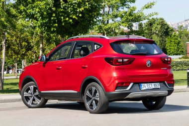  MG ZS, SAIC Motor tarafından üretilen bir SUV modelidir. Tüm elektrik versiyonu ZS EV olarak piyasaya çıktı..