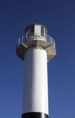 Yalnız deniz feneri