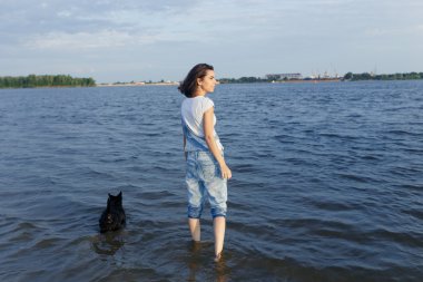 Sahilde esmer seyahatleri