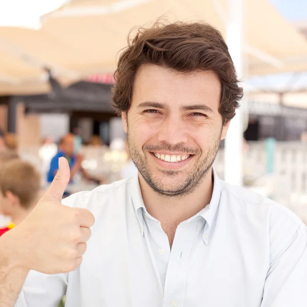 Junge Mann okay Geste — Stockfoto