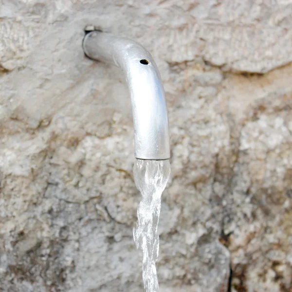 Old water tap — Stock Photo, Image