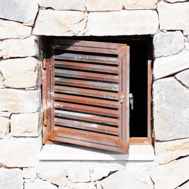 hiding place in stone wall