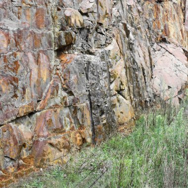 doğal arazi taş duvar