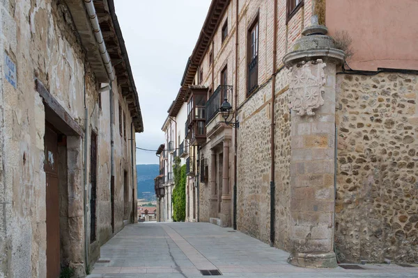 Hermosa Calle Con Casas Piedra Tradicionales Sin Gente Medina Pomar — Foto de Stock