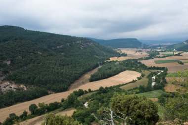San Pantaleon de Losa 'dan manzara çok güzel. Burgos, Merindades, İspanya, Avrupa