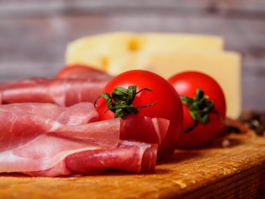 Domates ve Prosciutto