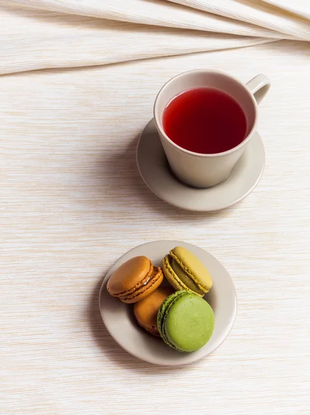 Tea and Macaroons — Stock Photo, Image