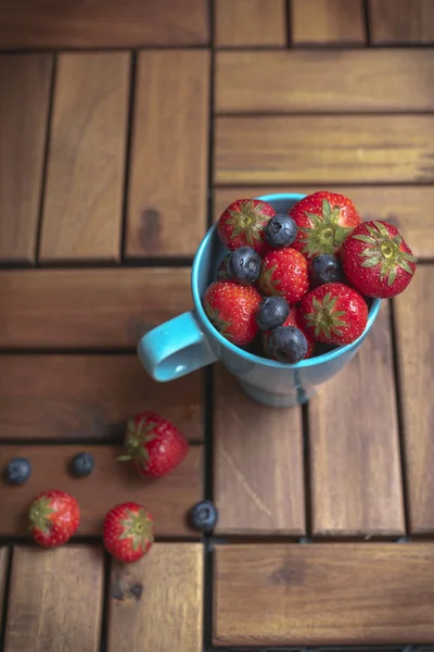 çilek ve böğürtlen