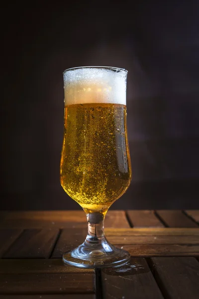 Bir bardak soğuk bira.