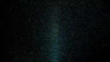 Parlak ışık tüm bölgeye yayılır, parlak ve güzel görünür..