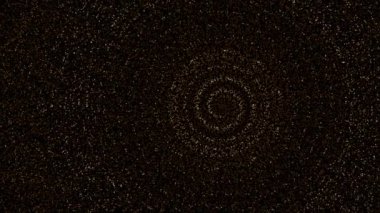 Uzun iplik sürekli olarak spiralin merkezine dolanır..