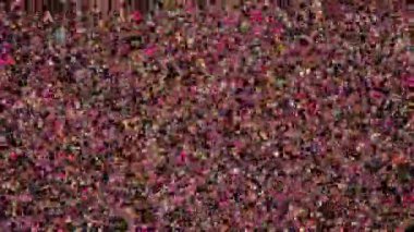 Bölgenin üzerinde sayısız küçük yuvarlak top uçuşuyordu..