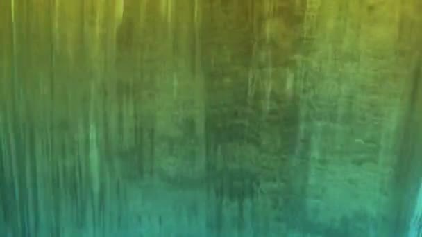 从高处流下来的水看起来很自然 — 图库视频影像