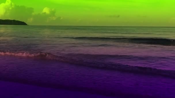 Kleine Wellen Bewegen Sich Ständig Richtung Strand — Stockvideo