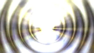 Işın sürekli hareket ediyor, parlak ve güzel görünüyor..