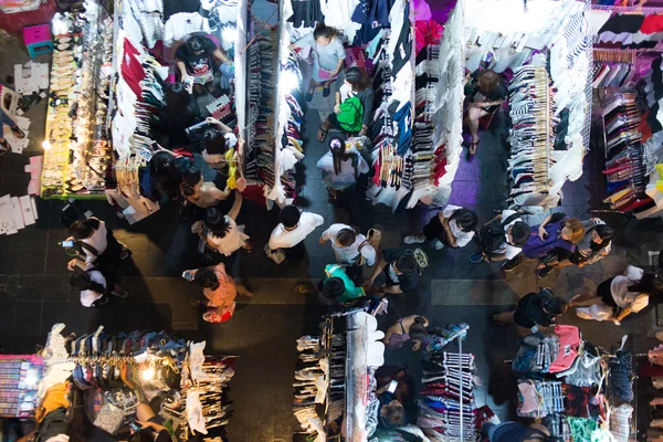 Mercado nocturno en el centro comercial Siam Square — Foto de Stock